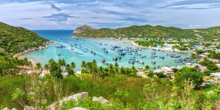 Vinh: A City of Resilience and Historical Significance in Central ...